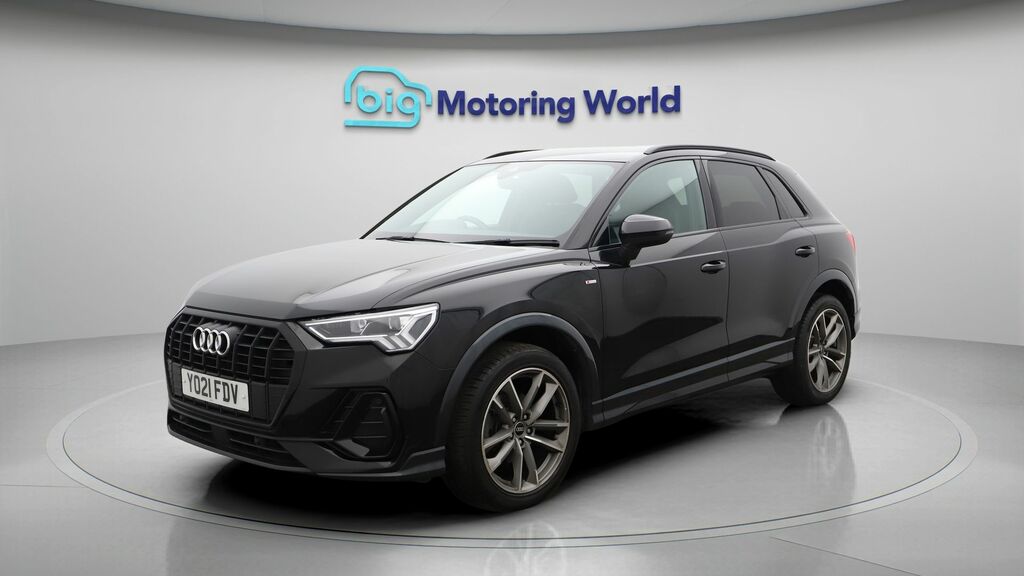 Audi Q3 Black Edition Black #3