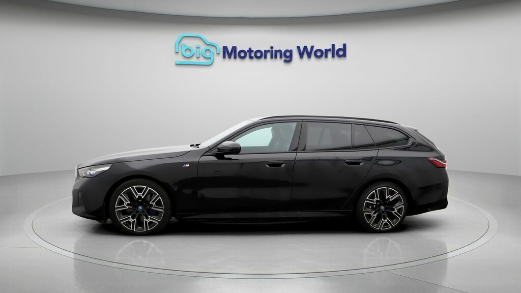 BMW i5 M Sport WP74ULV Black #4