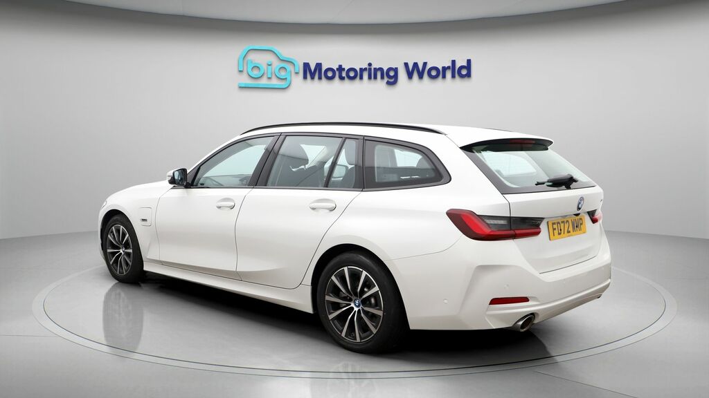 BMW 3 Series Sport White #5