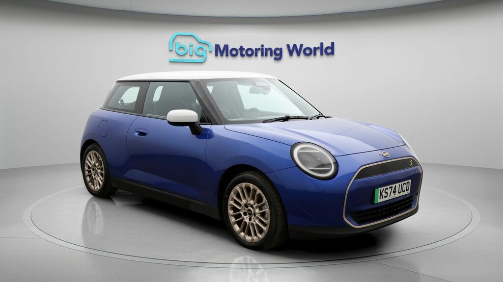 Mini Hatch Exclusive Blue