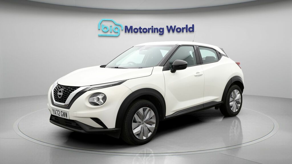 Nissan Juke Acenta White #3