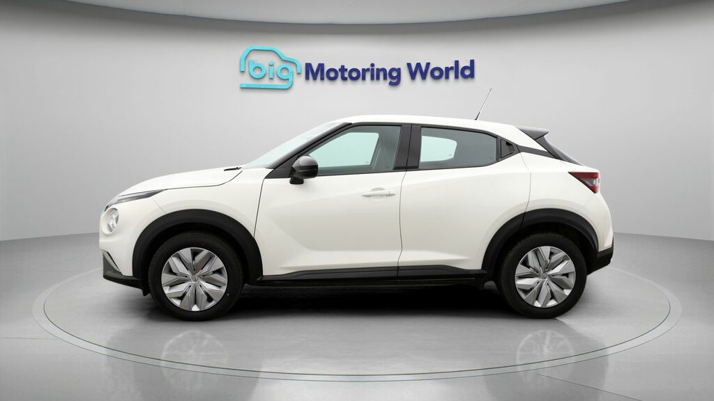 Nissan Juke Acenta White #4