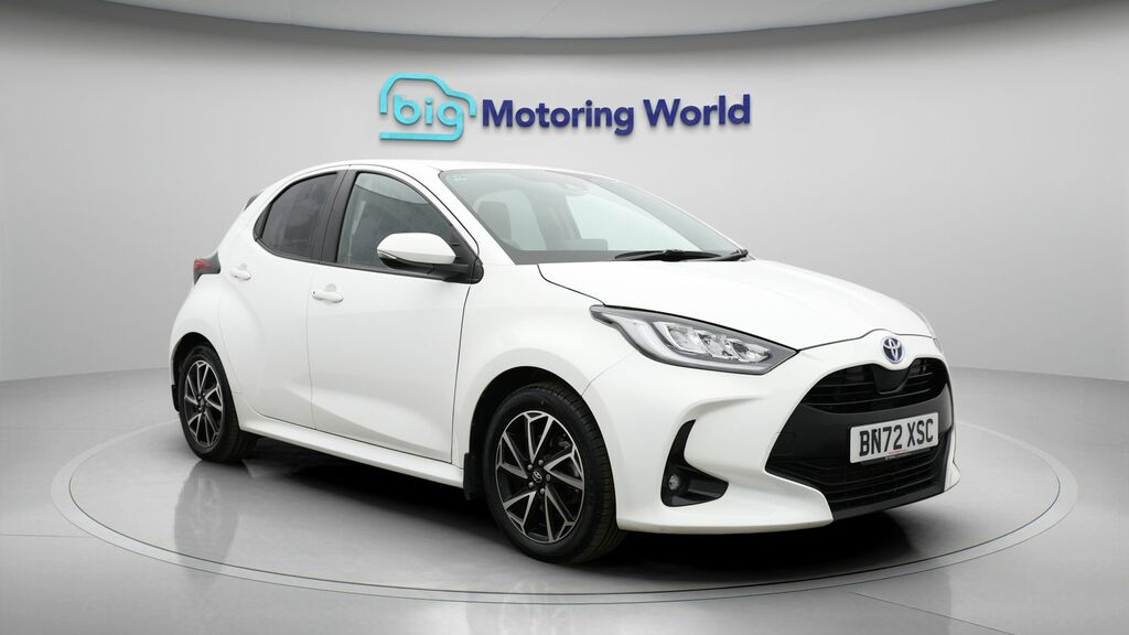 Toyota Yaris Design White