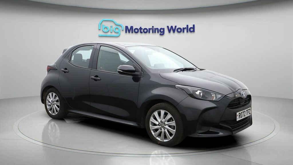 Toyota Yaris Icon Black