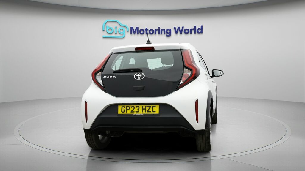 Toyota Aygo X Pure White #6