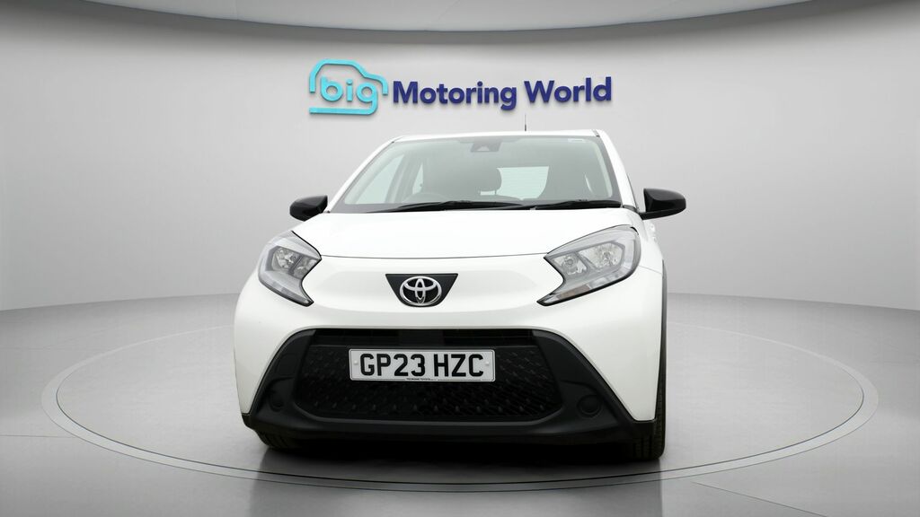 Toyota Aygo X Pure White #2