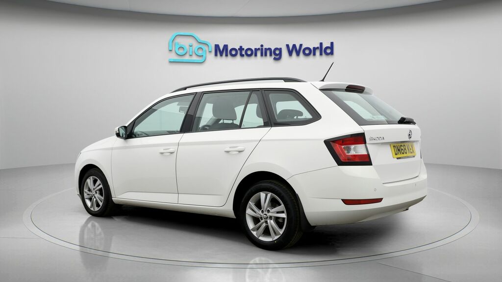 Skoda Fabia Se White #5