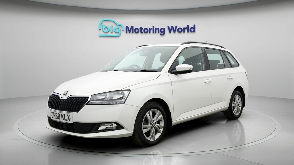 Skoda Fabia Se White #3