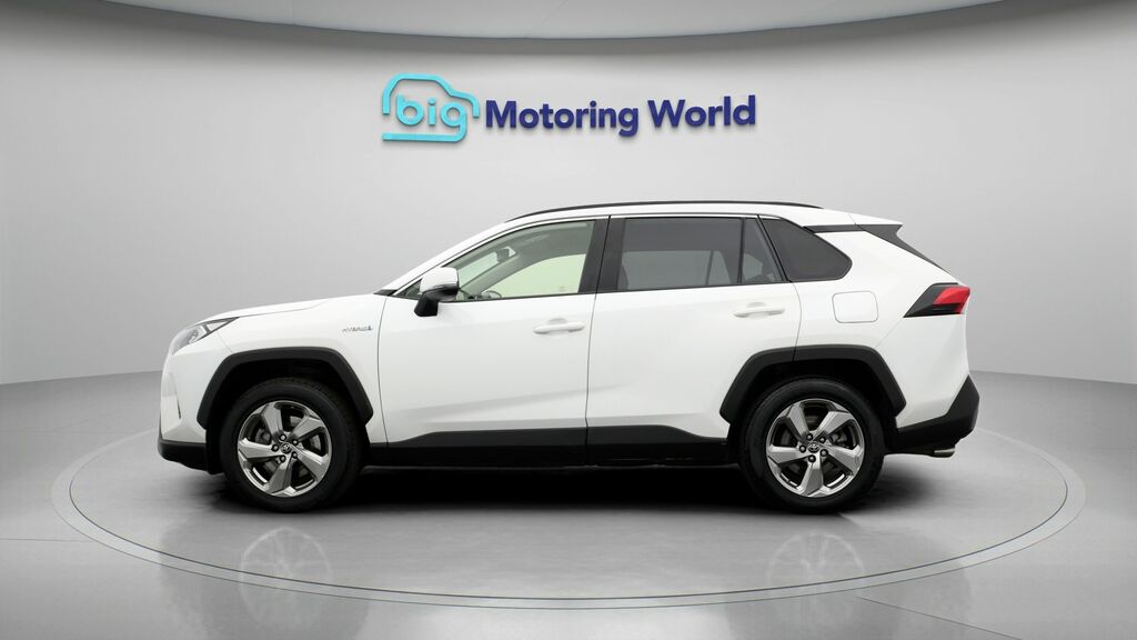 Toyota Rav 4 Design White #4