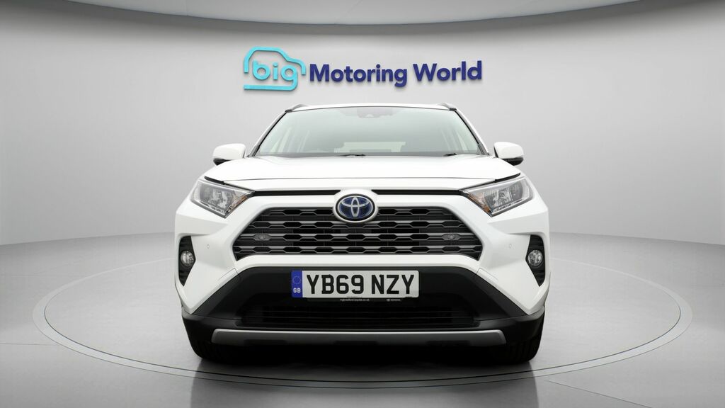 Toyota Rav 4 Design White #2