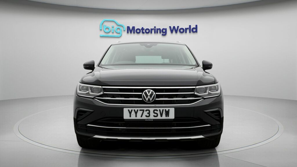 Volkswagen Tiguan Elegance Black #2