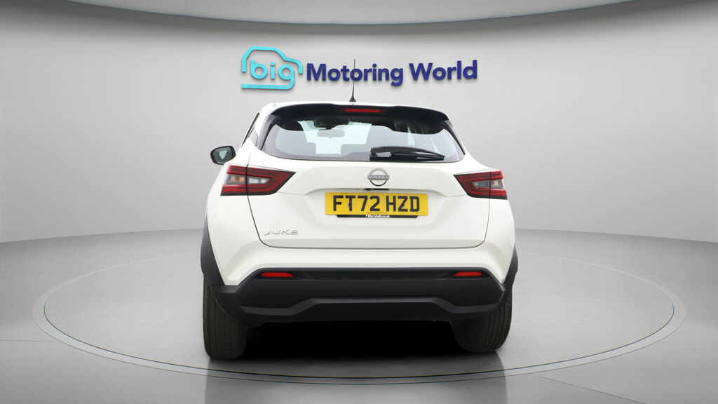 Nissan Juke Acenta White #6
