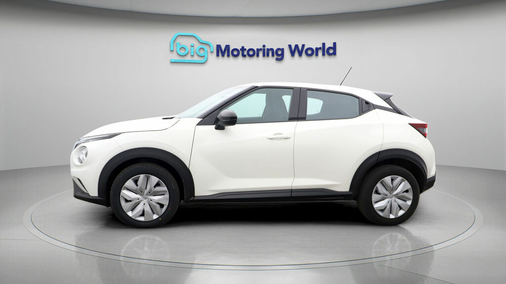 Nissan Juke Acenta White #4