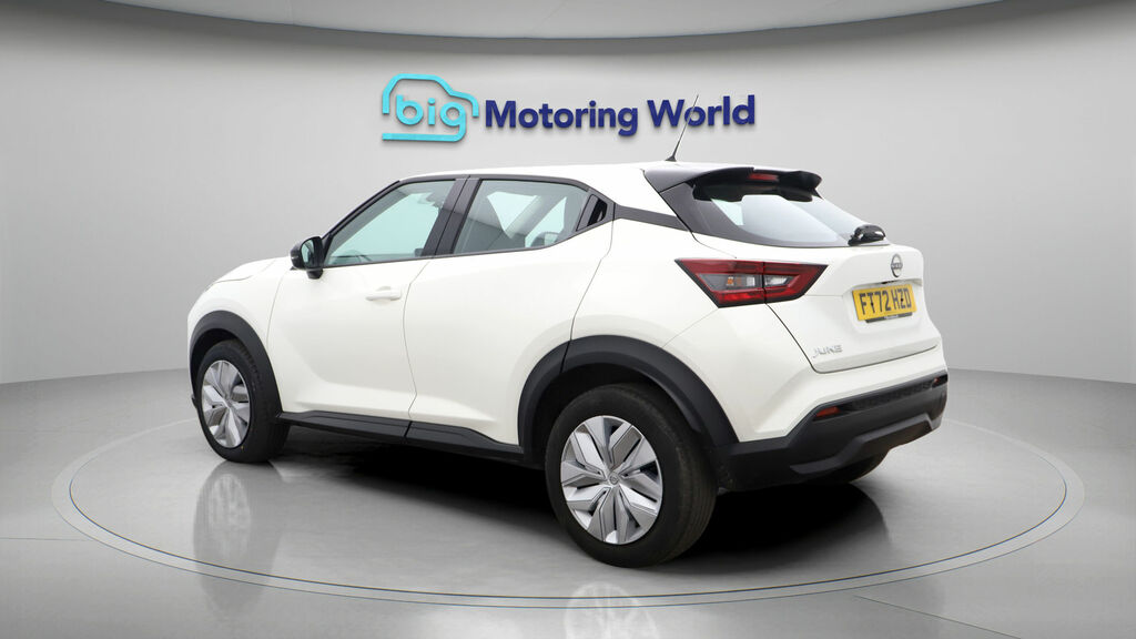Nissan Juke Acenta White #5