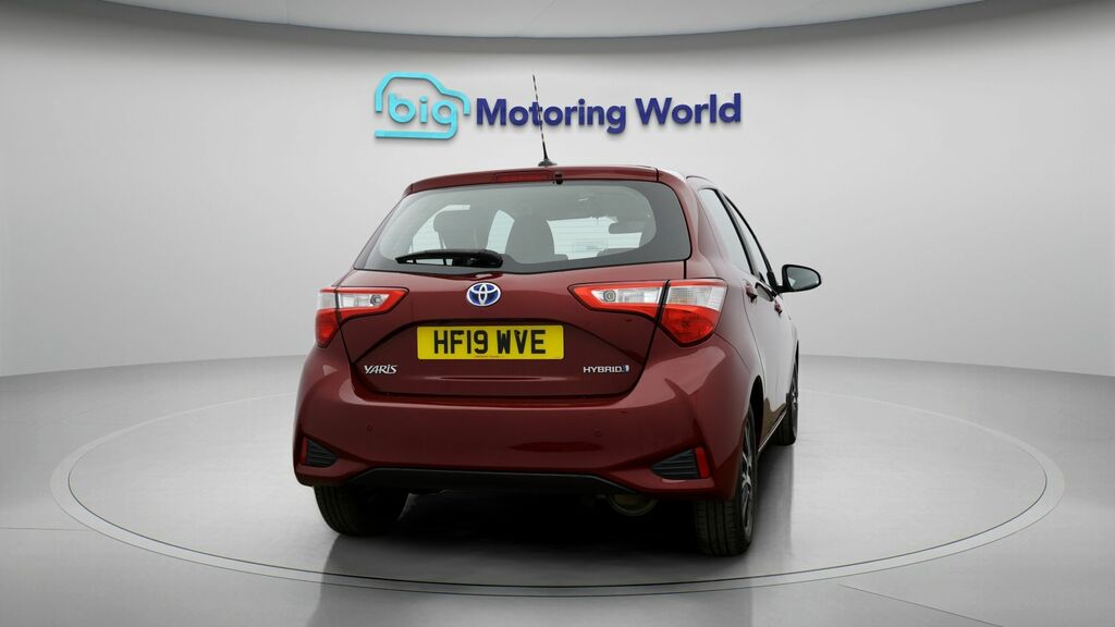 Toyota Yaris Icon Tech HF19WVE Red #6