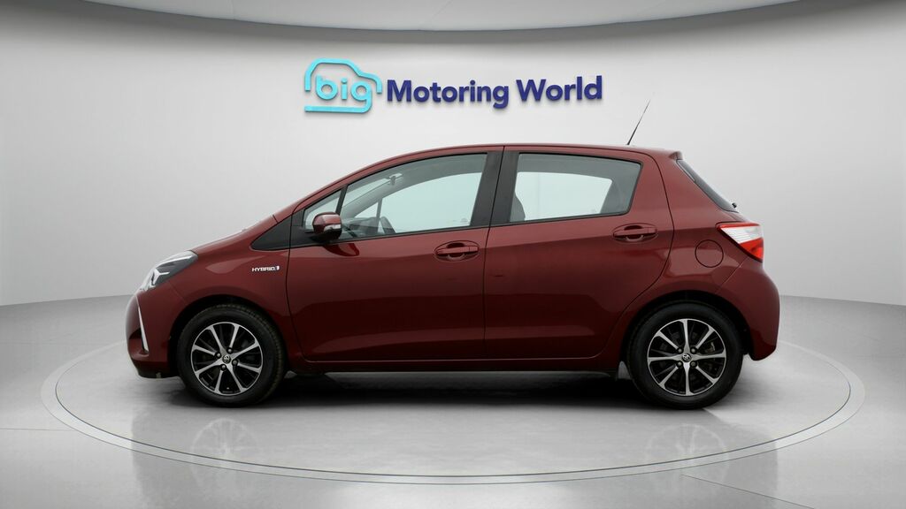 Toyota Yaris Icon Tech HF19WVE Red #4