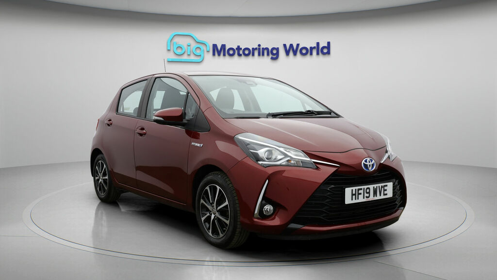 Toyota Yaris Icon Tech Red