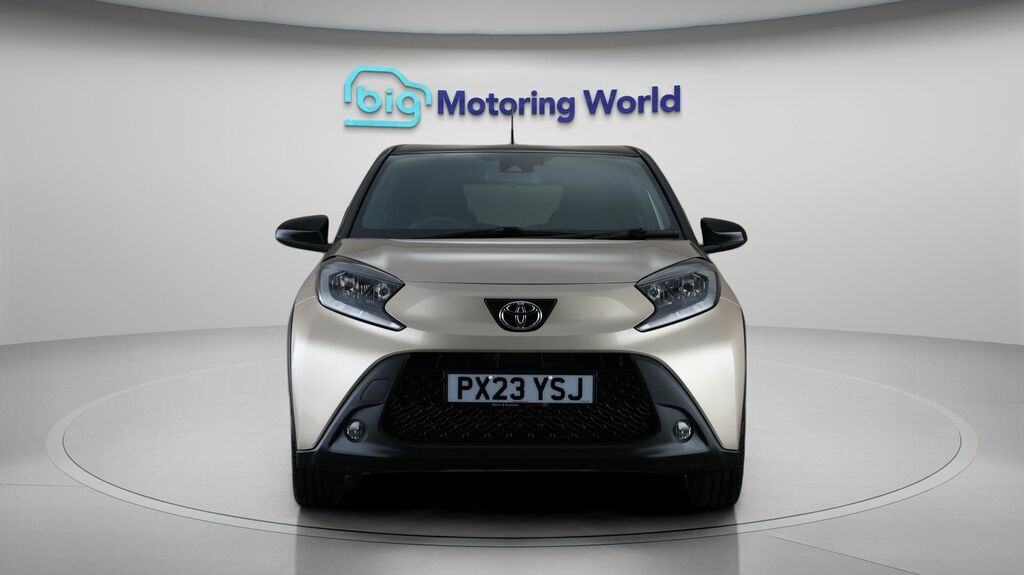 Toyota Aygo X Edge Beige #2