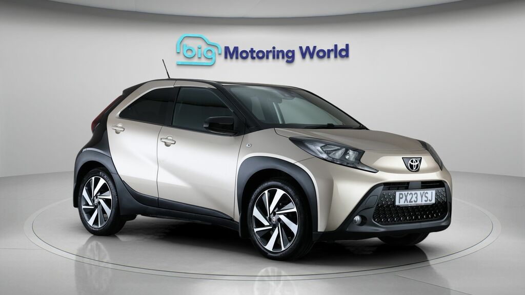 Toyota Aygo X Edge Beige