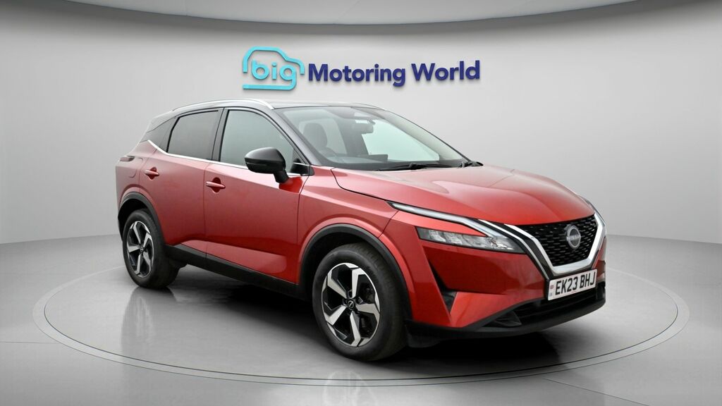 Nissan Qashqai N-connecta Red
