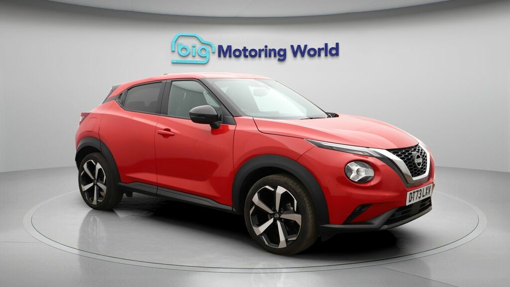 Nissan Juke Tekna Red