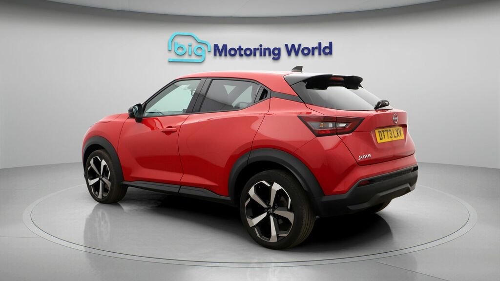 Nissan Juke Tekna Red #5