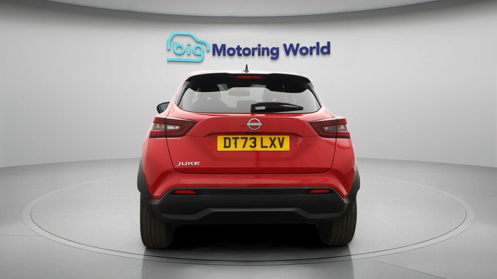 Nissan Juke Tekna Red #6