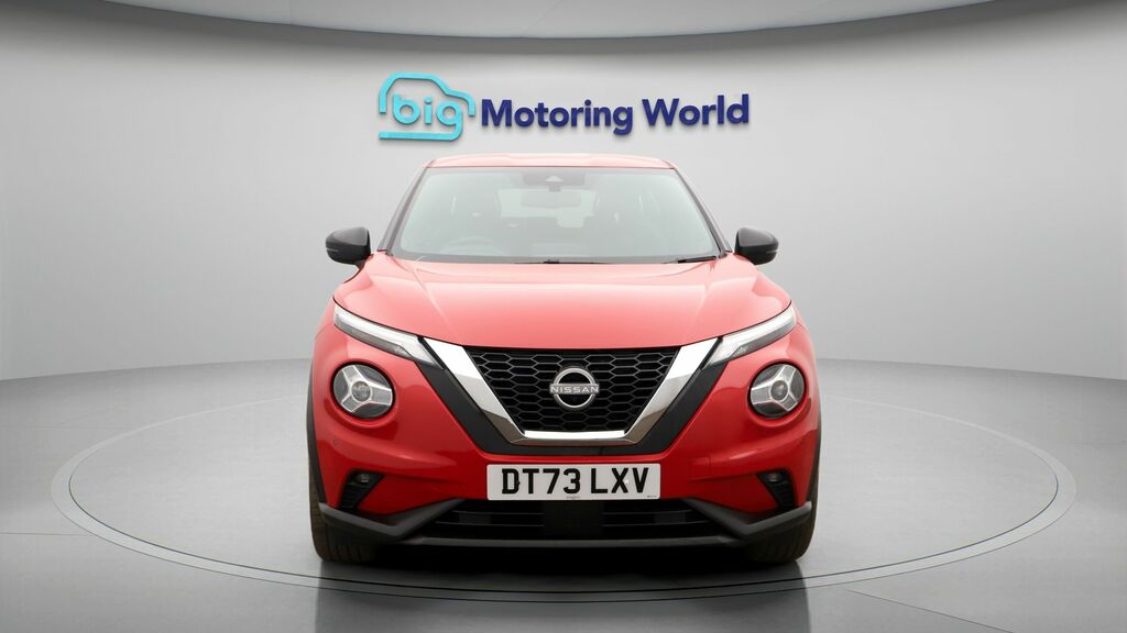 Nissan Juke Tekna Red #2