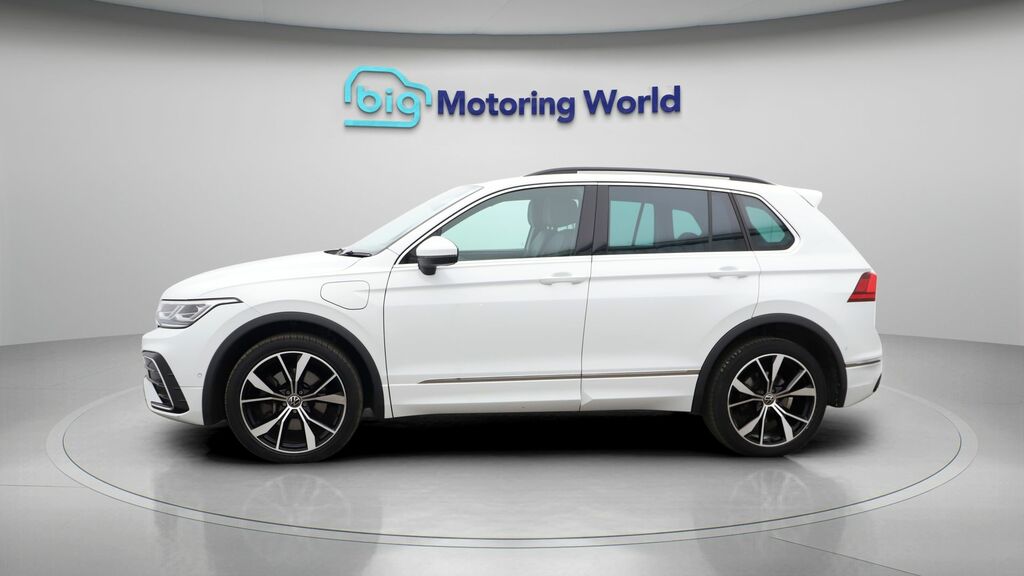 Volkswagen Tiguan R-line WU73LXJ White #4