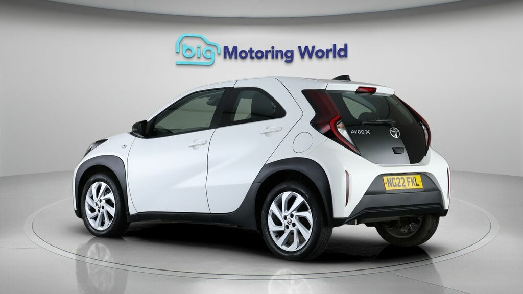 Toyota Aygo X Pure NG22FKL White #5