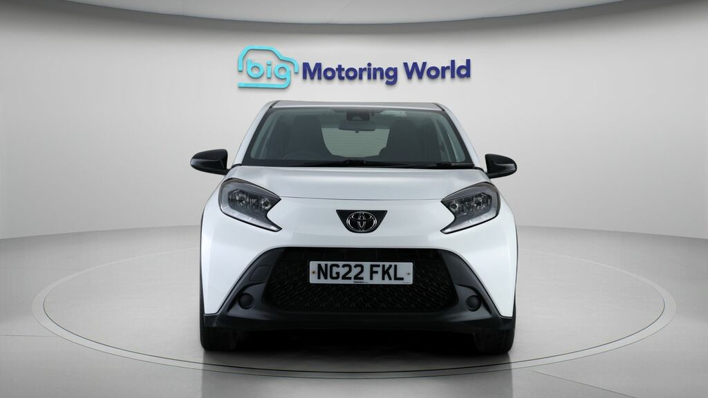 Toyota Aygo X Pure NG22FKL White #2
