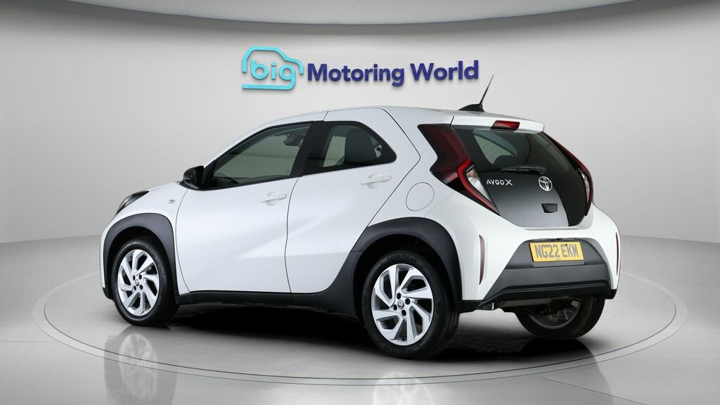 Toyota Aygo X Pure NG22EKM White #5