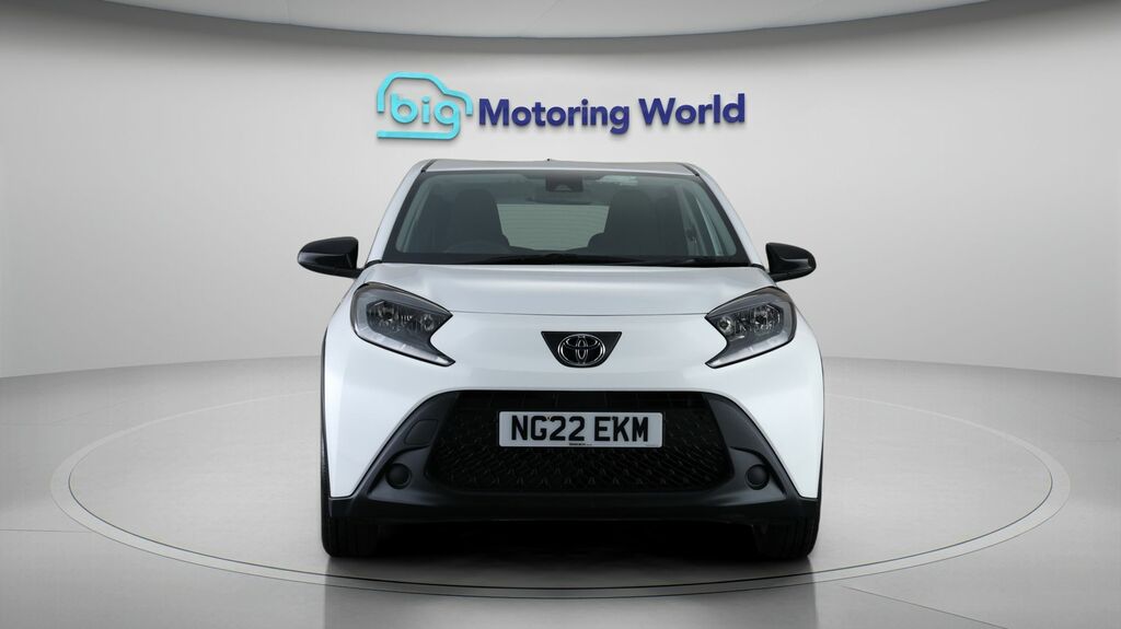 Toyota Aygo X Pure NG22EKM White #2