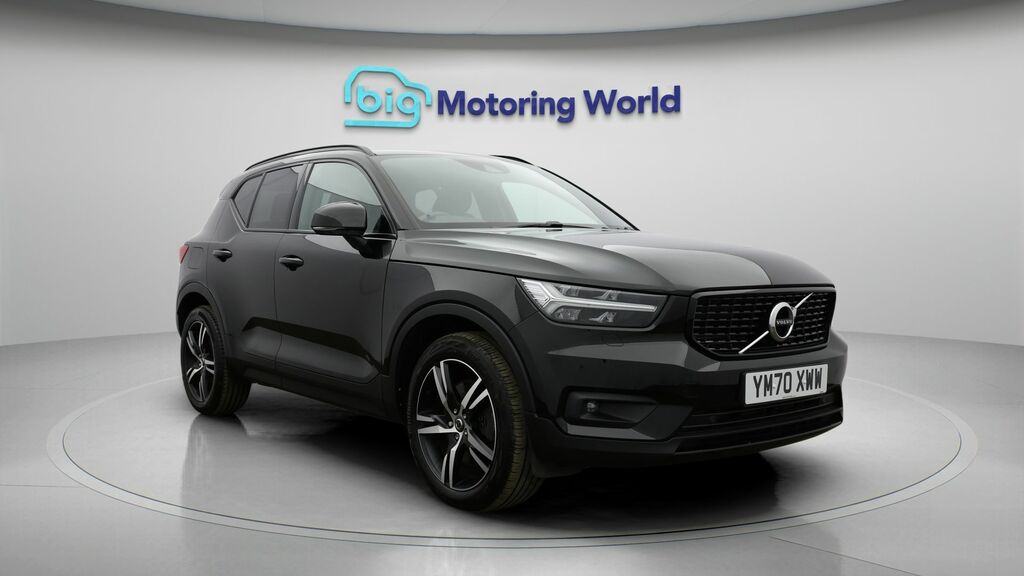 Volvo XC40 R-design YM70XWW Black