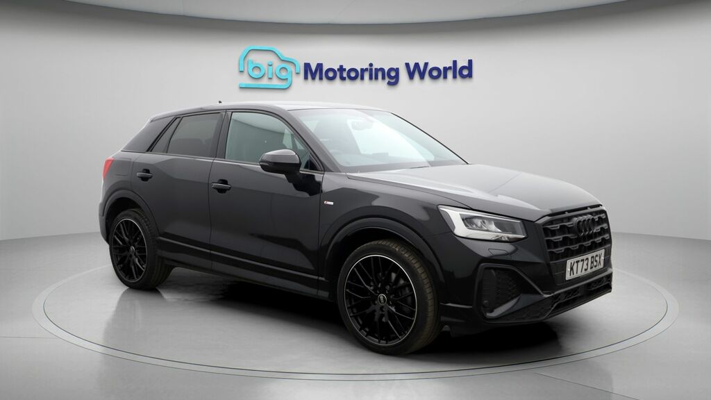 Audi Q2 Black Edition KT73BSX Black