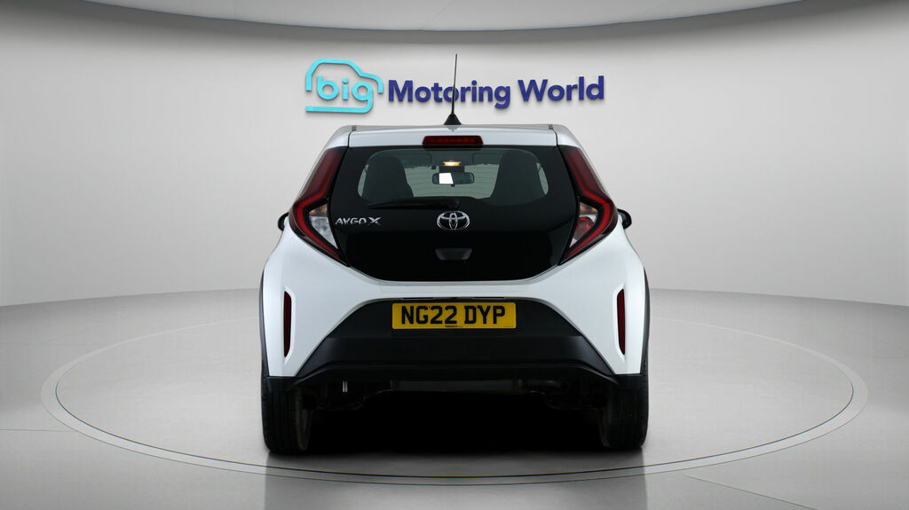 Toyota Aygo X Pure NG22DYP White #6