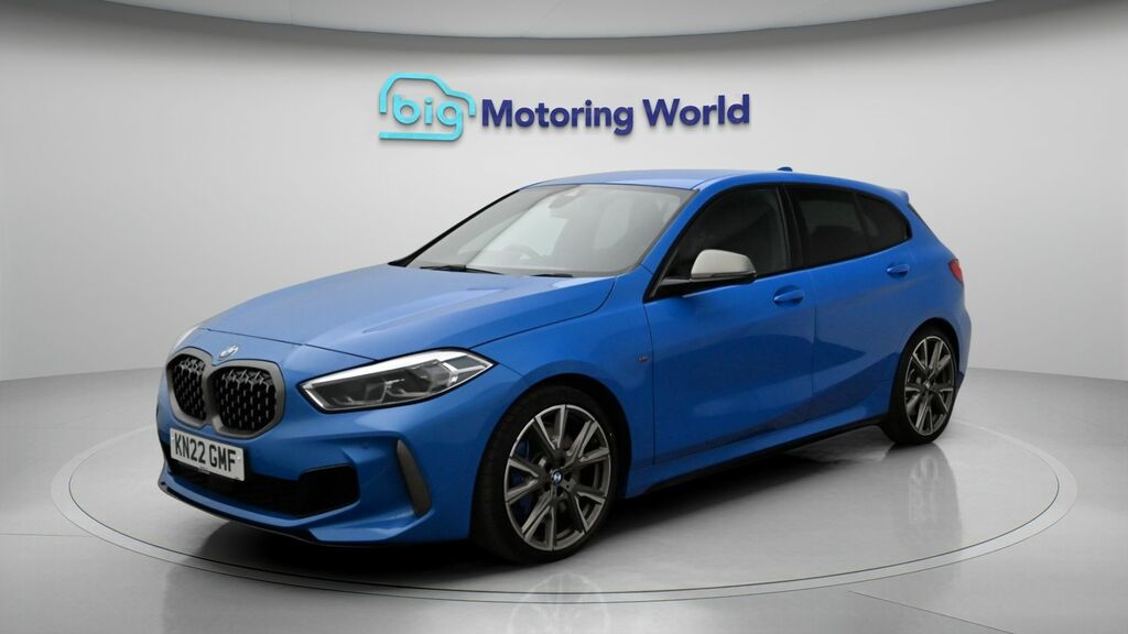 BMW 1 Series Xdrive Blue #3