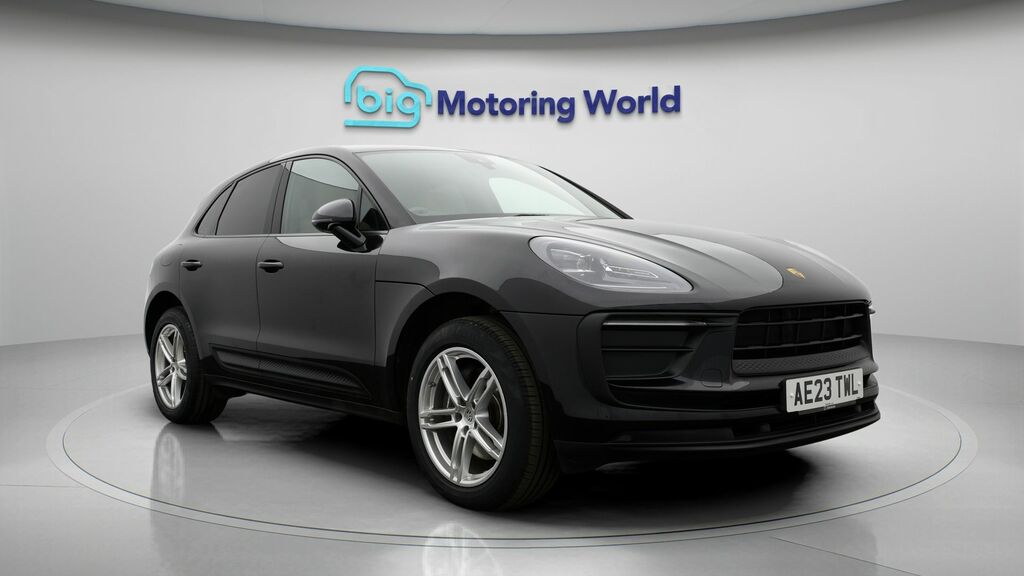Porsche Macan Pdk Black