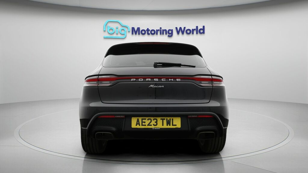 Porsche Macan Pdk Black #6