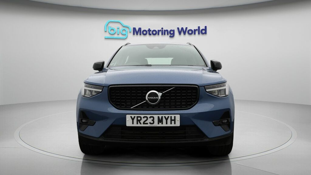 Volvo XC40 Plus Blue #2