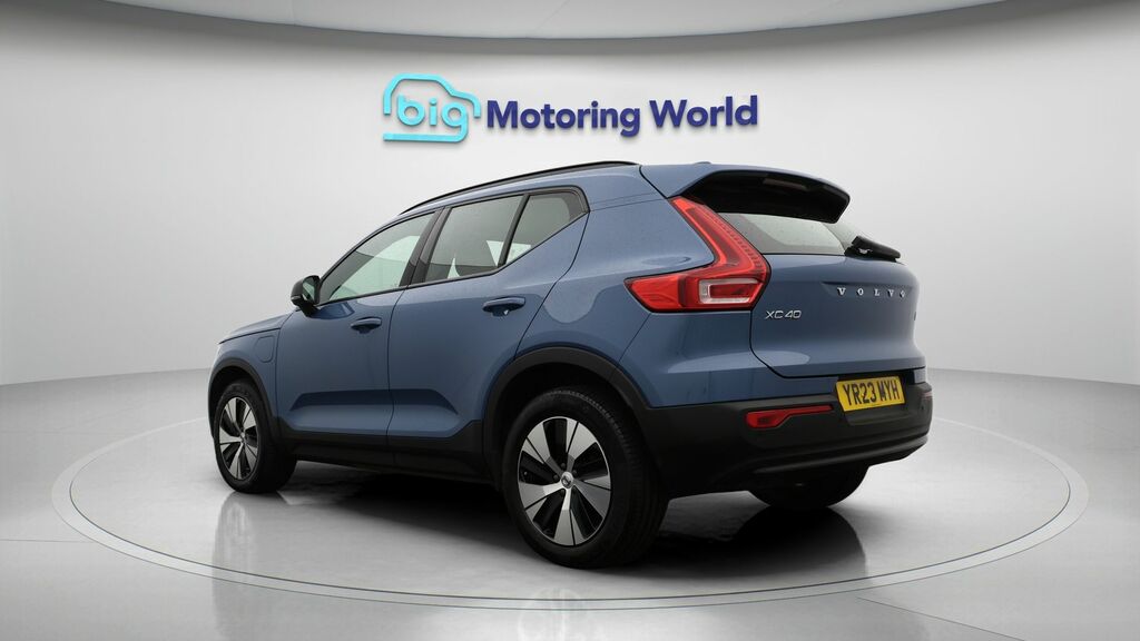 Volvo XC40 Plus Blue #5