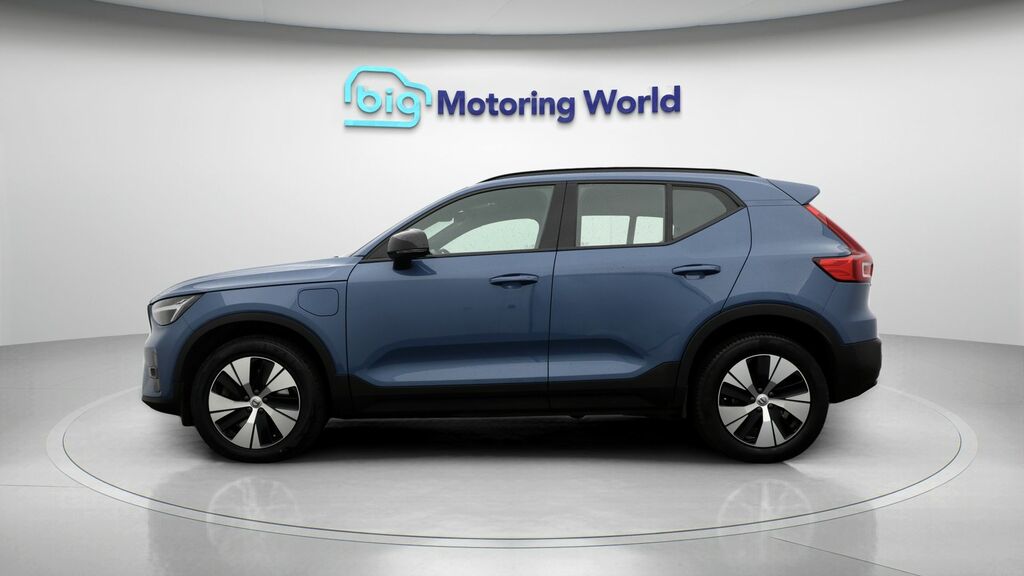 Volvo XC40 Plus Blue #4