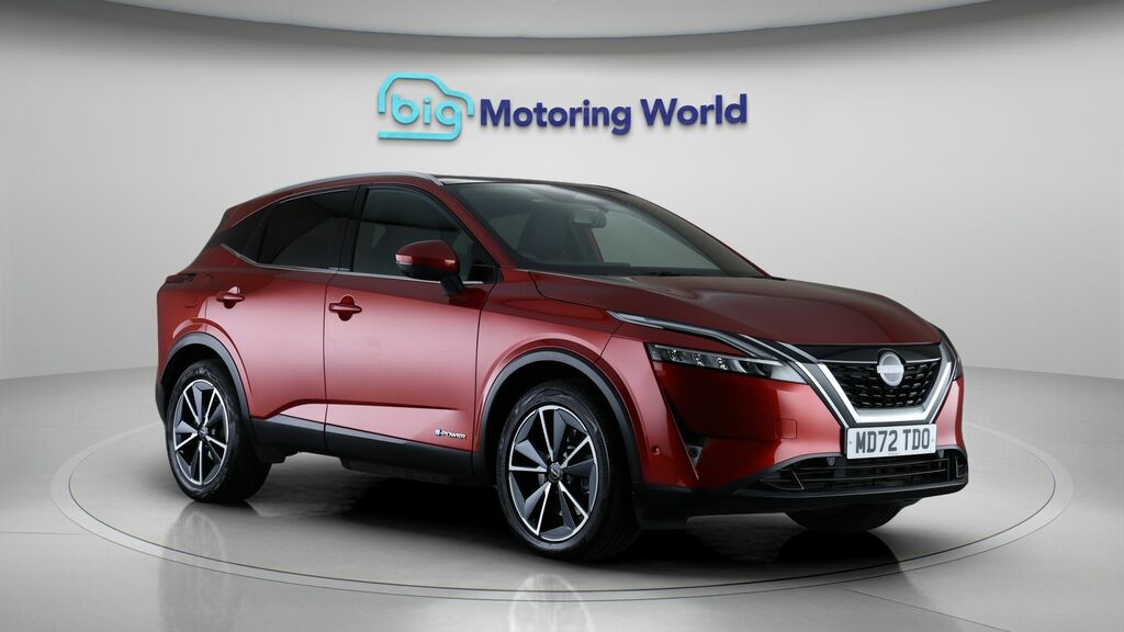 Nissan Qashqai Tekna Red