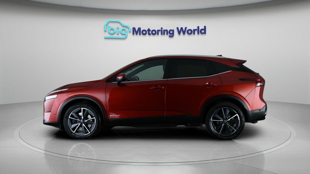 Nissan Qashqai Tekna Red #4