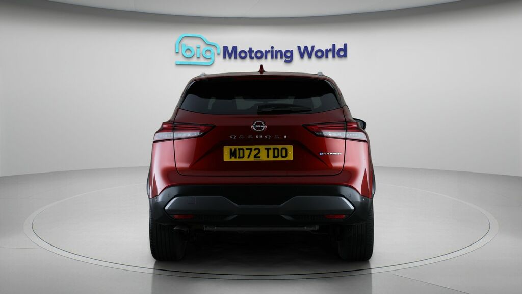 Nissan Qashqai Tekna Red #6