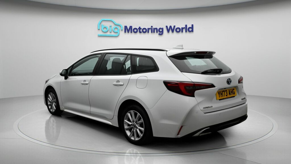 Toyota Corolla Icon YH73AHG White #5