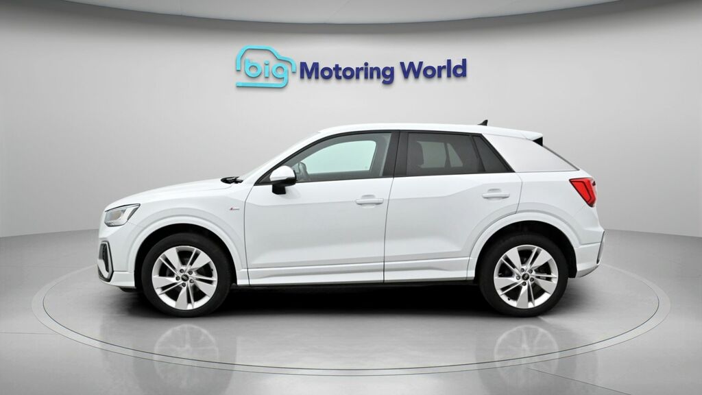 Audi Q2 S Line GL73FWS White #4