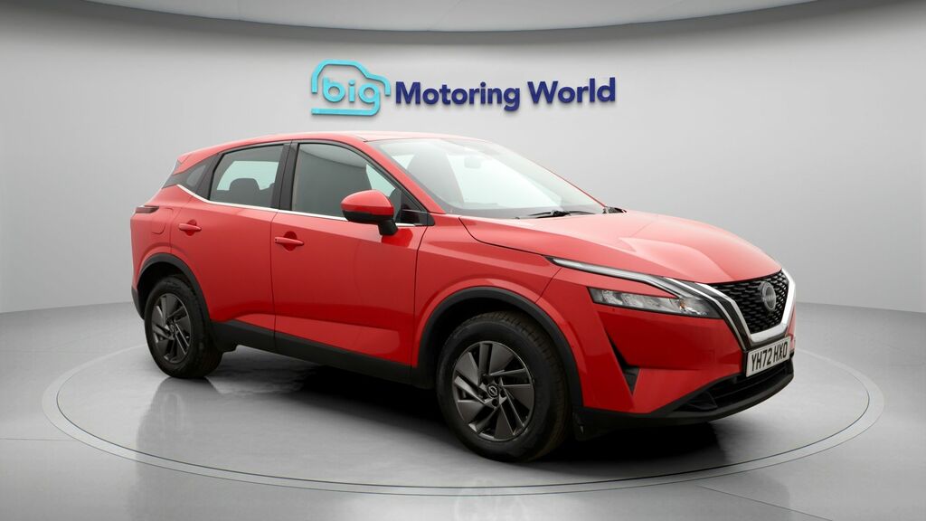 Nissan Qashqai Acenta Premium YH72HXO Red