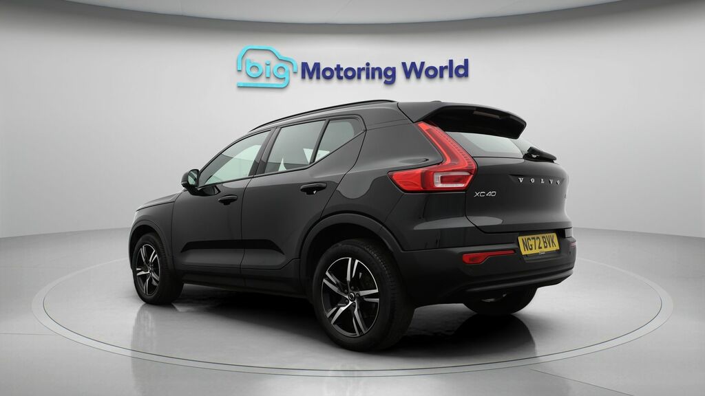 Volvo XC40 Plus Black #5