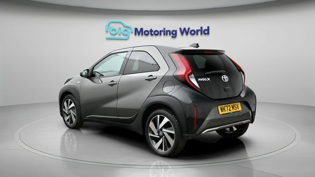 Toyota Aygo X Exclusive Green #5